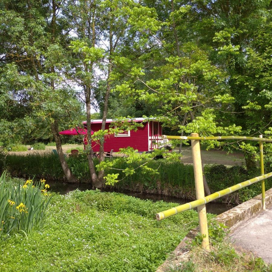 La Roulotte Du Moulin De Palet Villa Bauge-en-Anjou Exterior foto